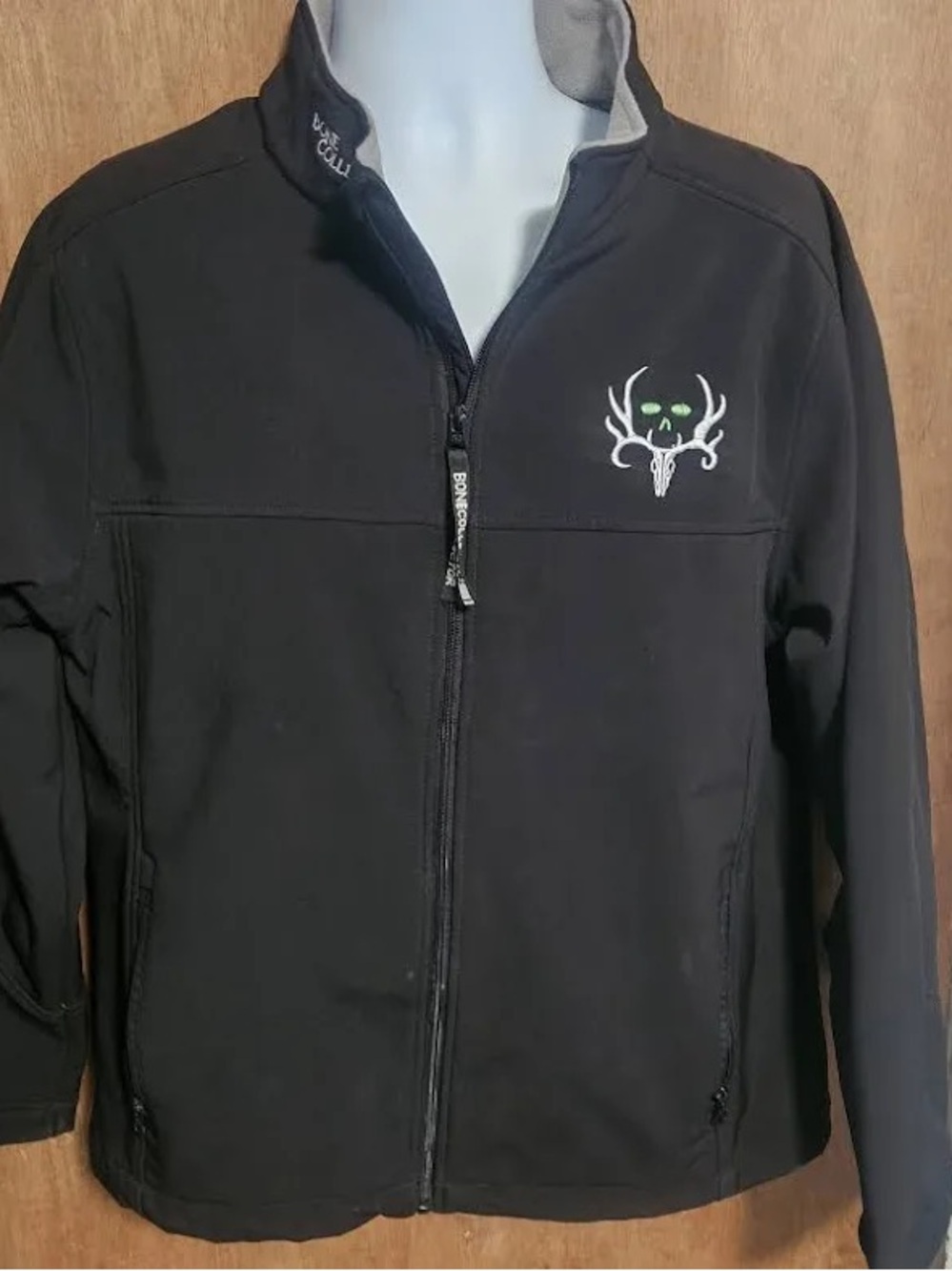 Bone Collector Men's Black Softshell Jacket with Embroidered Logo XL